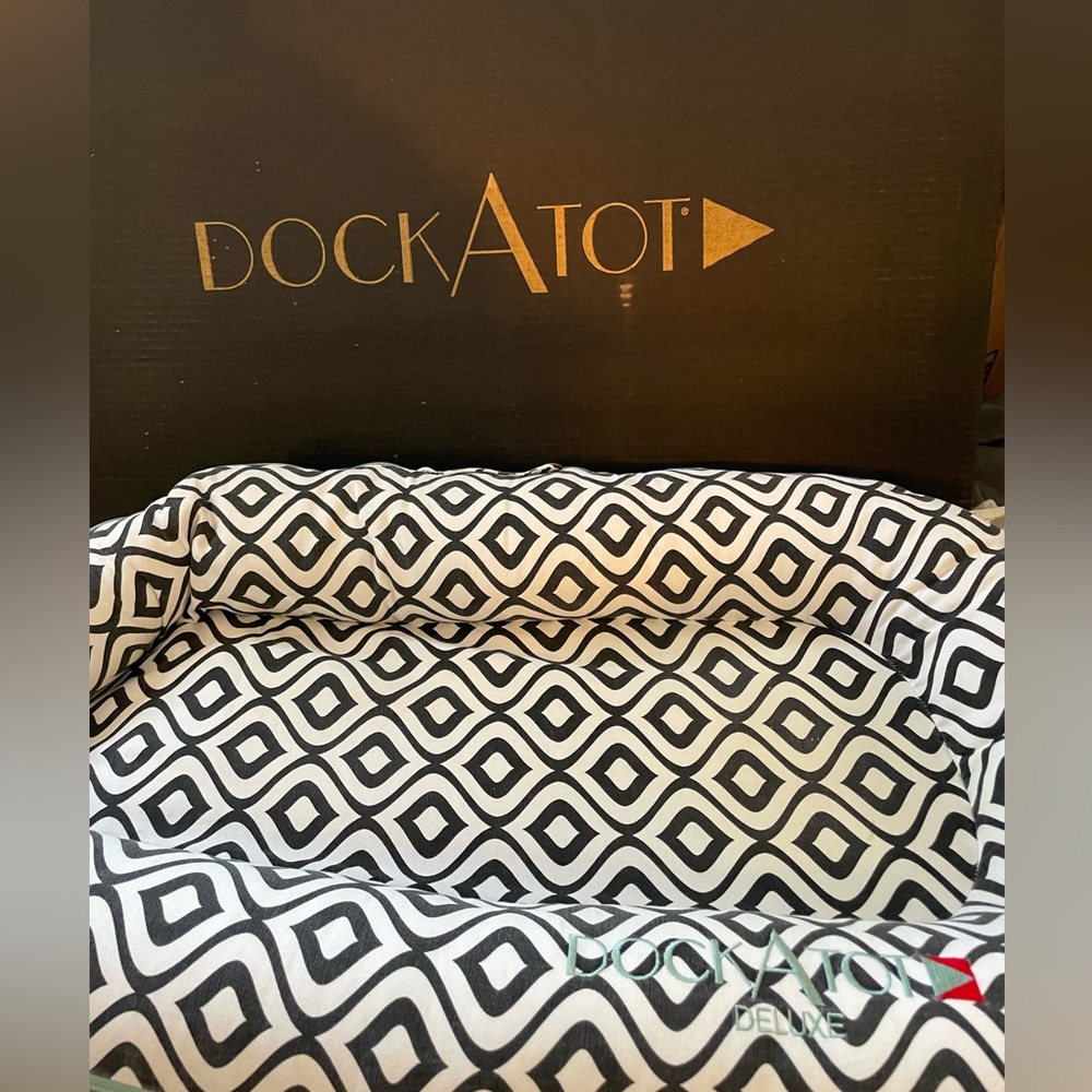 Dockatot Deluxe Plus Dock.